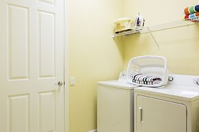 Condo W/view of New Orlando Eye!near Attractions