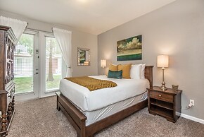 Updated Townhome, Near Conv Ctr, Universal & I-dr