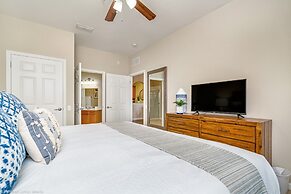 Newly Updated Condo, Near Conv. Center