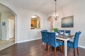 Newly Updated Condo, Near Conv. Center