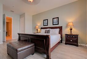 Penthouse w/ Spectacular Lakeview! Near Disney