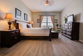 Penthouse w/ Spectacular Lakeview! Near Disney