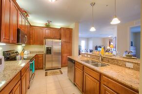 Lovely Third-floor Vista Cay Resort Condo!