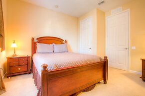 Lovely Third-floor Vista Cay Resort Condo!