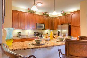 Lovely Third-floor Vista Cay Resort Condo!