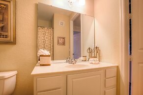 Lovely Third-floor Vista Cay Resort Condo!