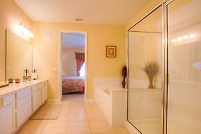 Lovely Third-floor Vista Cay Resort Condo!