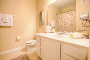 Lovely Third-floor Vista Cay Resort Condo!