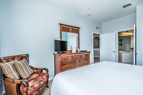 Top-floor Condo, Near Universal &convention Ctr