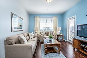 Top-floor Condo, Near Universal &convention Ctr