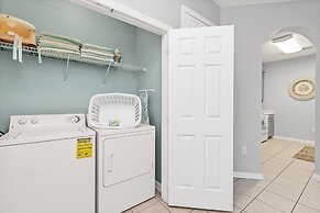 Newly Remodeled Lakeview Penthouse, Near Conv. Ctr