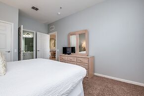 Newly Remodeled Lakeview Penthouse, Near Conv. Ctr