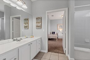 Newly Remodeled Lakeview Penthouse, Near Conv. Ctr