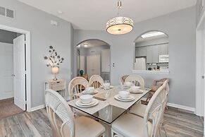 Newly Remodeled Lakeview Penthouse, Near Conv. Ctr