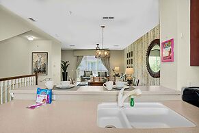 Spacious Townhome W/patio & Garage! Sleeps10