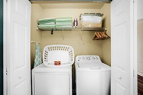 Spacious Townhome W/patio & Garage! Sleeps10