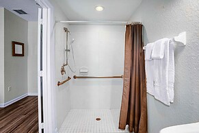 Spacious Townhome W/patio & Garage! Sleeps10