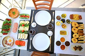 Camlik 87 Hotel Ayvalik