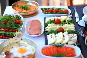 Camlik 87 Hotel Ayvalik