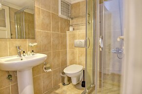 Camlik 87 Hotel Ayvalik