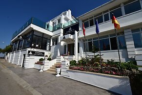 Camlik 87 Hotel Ayvalik