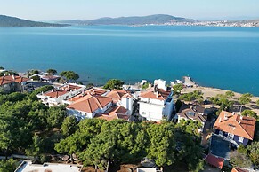Camlik 87 Hotel Ayvalik