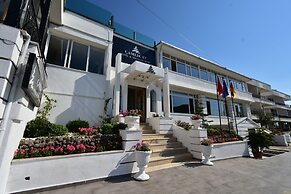 Camlik 87 Hotel Ayvalik