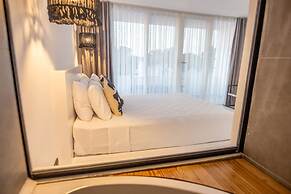 Camlik 87 Hotel Ayvalik