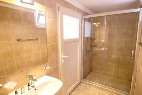 Camlik 87 Hotel Ayvalik