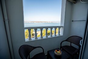 Camlik 87 Hotel Ayvalik