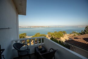 Camlik 87 Hotel Ayvalik