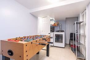 Gorgeous Home 10 min to DC by CozySuites