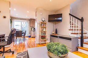 Gorgeous Home 10 min to DC by CozySuites