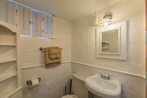 Enchanting historic townhouse by CozySuites