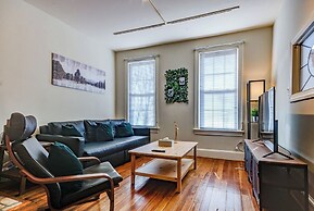 3BR Colonial House w/Parking by CozySuites