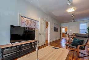 3BR Colonial House w/Parking by CozySuites