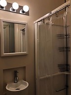 3BR Colonial House w/Parking by CozySuites