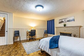 Spacious 4BR CozySuites in Old Town Alexandria