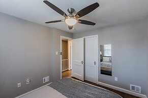 Beautiful 3br/2ba House with cozy backyard by CozySuites