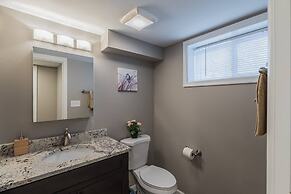 Beautiful 3br/2ba House with cozy backyard by CozySuites