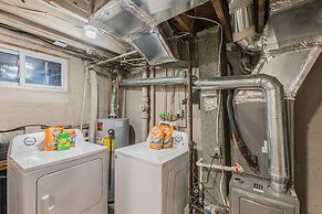 Beautiful 3br/2ba House with cozy backyard by CozySuites