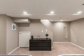 Beautiful 3br/2ba House with cozy backyard by CozySuites