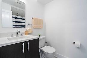 Modern Colonial 3BR/2BA House | 5m to DC & DCA, by CozySuites