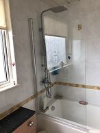 Limegrove, Comfortable Three Bedroom House