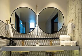 MET Hotel