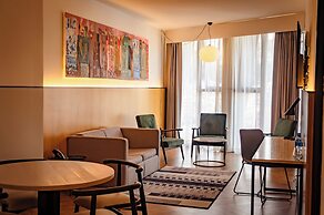 MET Hotel