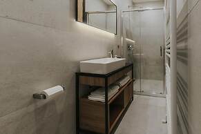Design Studio Apartment Close to the City Center