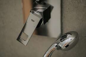 Design Studio Apartment Close to the City Center