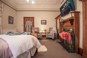 The Fern & Thistle Luxury Accommodation