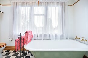 The Fern & Thistle Luxury Accommodation